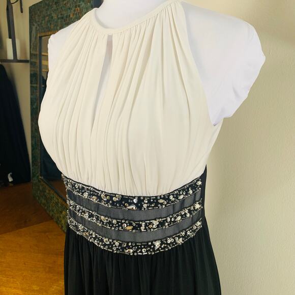 RM Richards Size 8 Long Dress with Keyhole Neck and Beaded Waist Cocktail Party - Picture 5 of 13